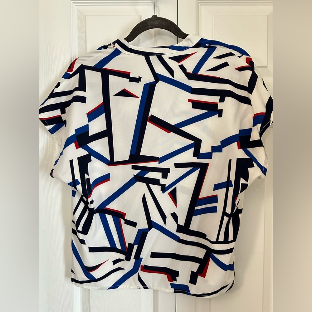Fun patterned blouse - Picture 3 of 3